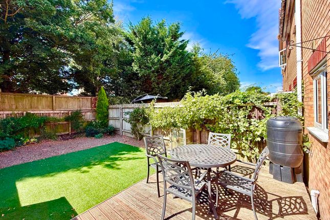 25, Narborough Court, Beverley photo 4
