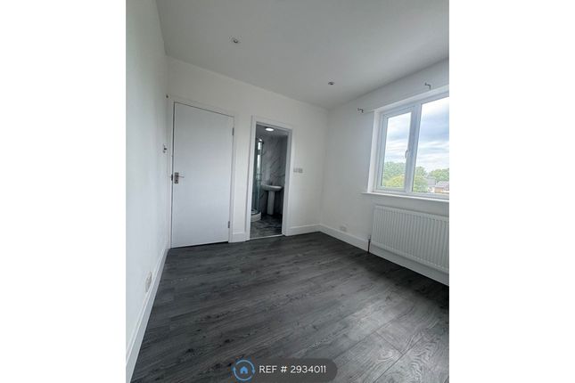 Cranleigh Road, Feltham photo 3