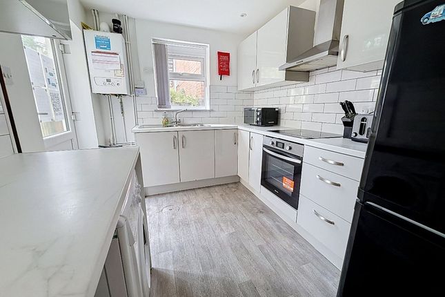 2 Gladstone Street, Stoke-on-Trent photo 4