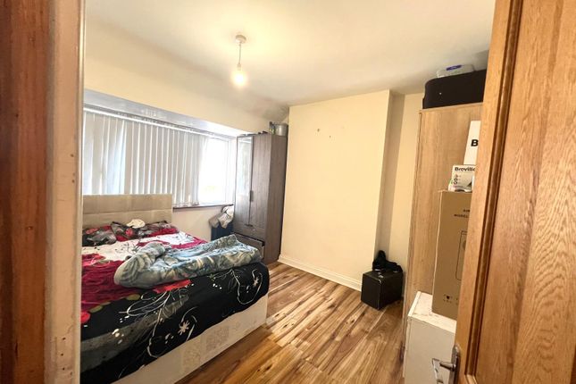 63, Moray Avenue, Hayes photo 2