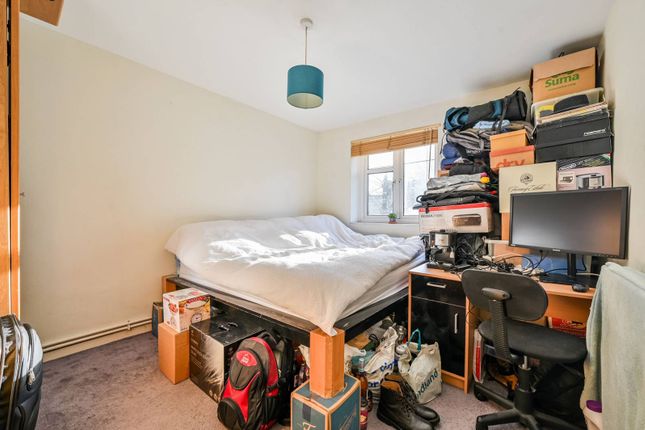 Flat for sale in Lambeth Walk, Kennington, London