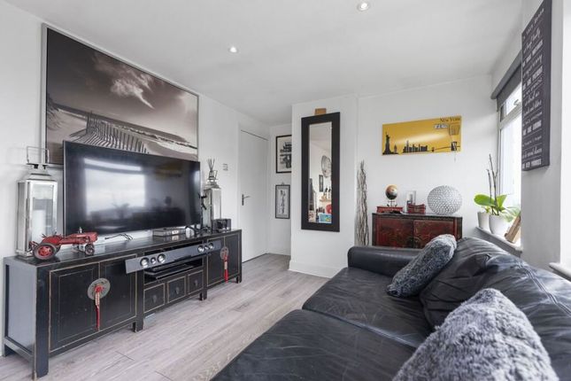 Flat 6, Draxmont, London photo 2