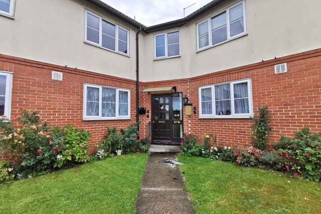 Thumbnail Flat for sale in East Thurrock Road, Essex