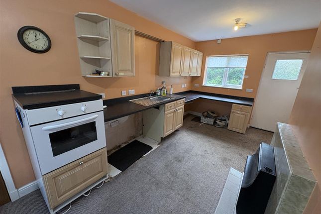 5, Intake Lane, Batley photo 2