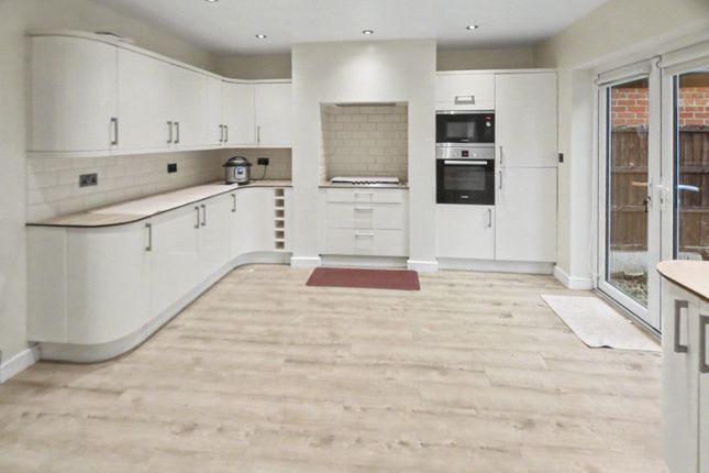 145, Stanningley Road, West Yorkshire photo 3