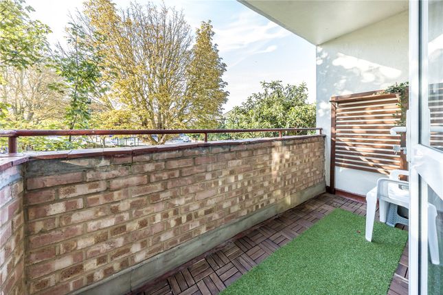 Flat for sale in Pear Tree House, Brockley
