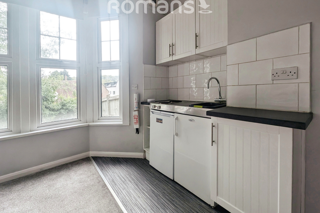 Flat 1, 157, London Road, Buckinghamshire photo 2