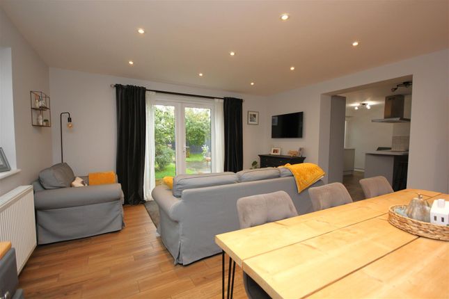 17, Grange Close, Irchester photo 3
