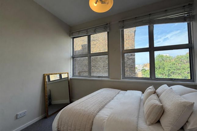 Flat 2,189-193, Earls Court Road, Earls Court photo 4