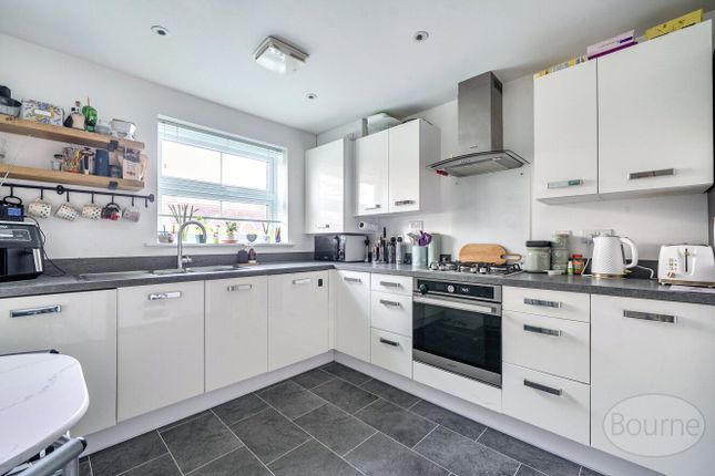 6, Farm Drive, Petersfield photo 3