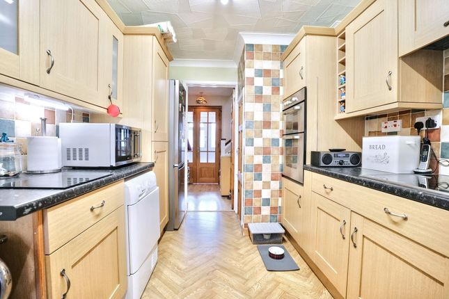 18 Orchard Close, Norwich photo 3