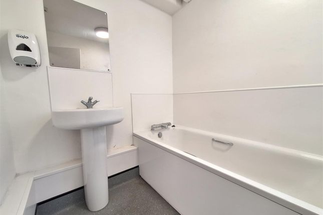 Room 7, Martindale Court, Reading photo 3