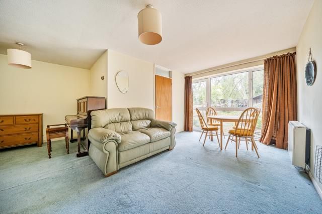 8, Florence Close, Kidlington photo 4