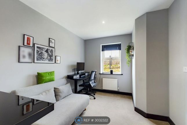 Holts Crest Way, Leeds photo 5