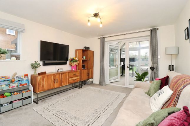 52, Anglian Way, Market Rasen photo 3