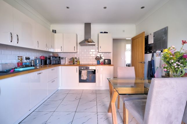 34, Mercian Road, Thame photo 3