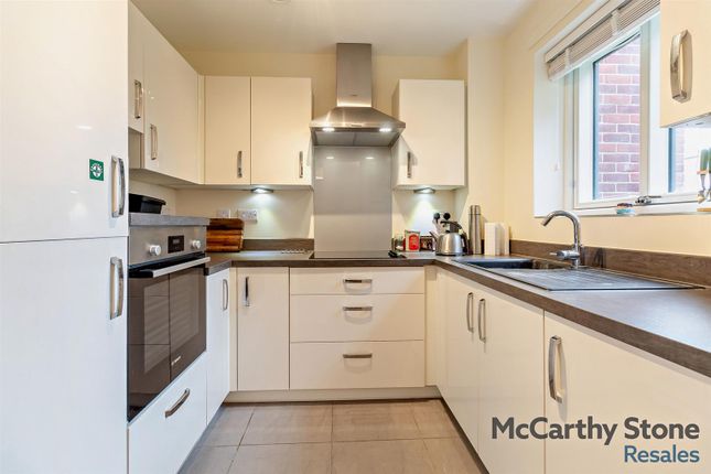 7 Tyefield Place, High Street, Hadleigh photo 2
