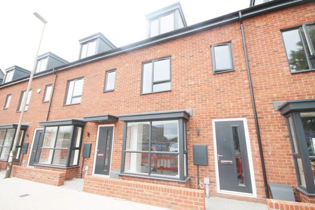 Thumbnail Barn conversion to rent in Soar Lane, Leicester