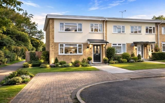 3-bed house on 1A, Dolphin Place, Aylesbury, £380,000