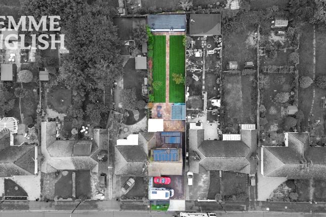 66 Deirdre Avenue, Wickford photo 2