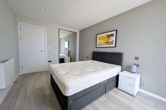 Apt 1208, 11, Park Central, Jesse Hartley Way, Liverpool photo 4