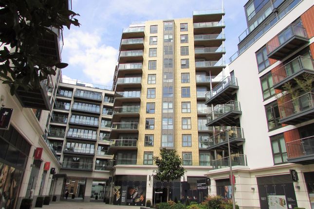 Thumbnail Flat to rent in Longfield Avenue, London