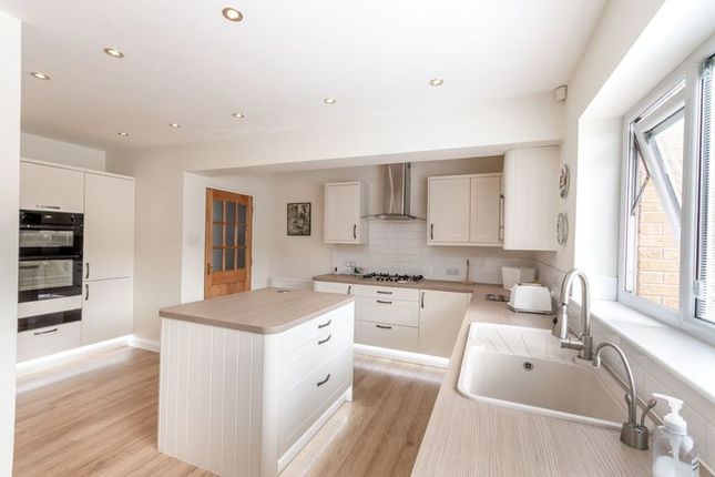 36, Chatsworth Road, Worksop photo 4