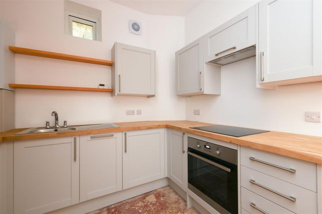 Lower Ground Floor Flat, 100, Marina, St. Leonards-On-Sea photo 3
