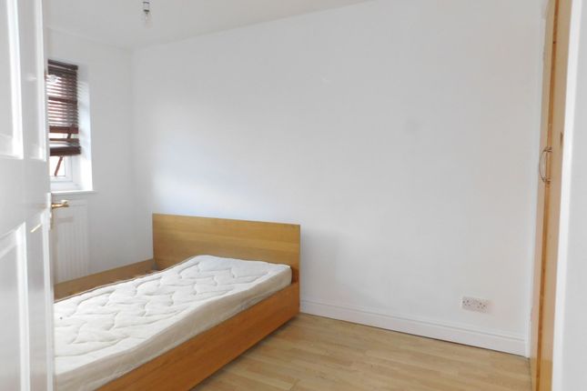 36 Glendevon Place, Manchester photo 2