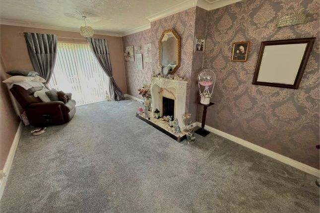 32, Westcroft Avenue, Wolverhampton photo 2