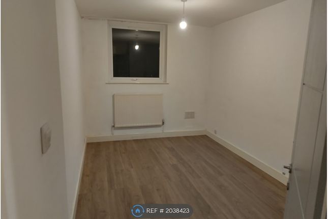 Flat to rent in West Ealing, London