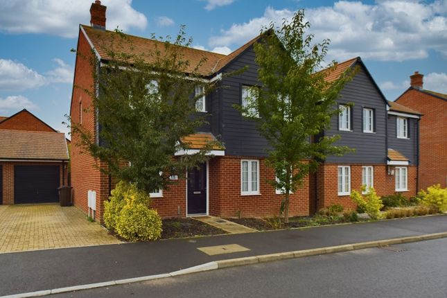 Thumbnail Detached house for sale in Westlake Gardens, Bramley