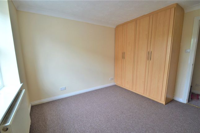 Flat for sale in Hurworth Avenue, Langley, Berkshire