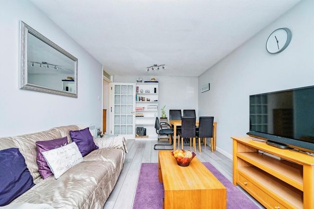 13, Broadlake Close, St. Albans photo 4