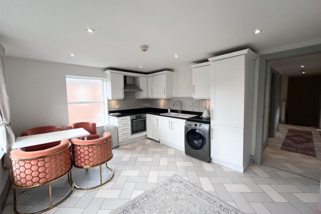 Flat 7, Outwood House, Griffin Farm Drive, Cheadle photo 3