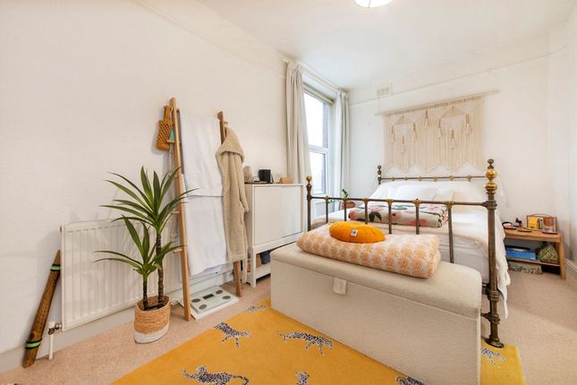 First Floor Rear Flat, 27D, Kings Avenue, London photo 3