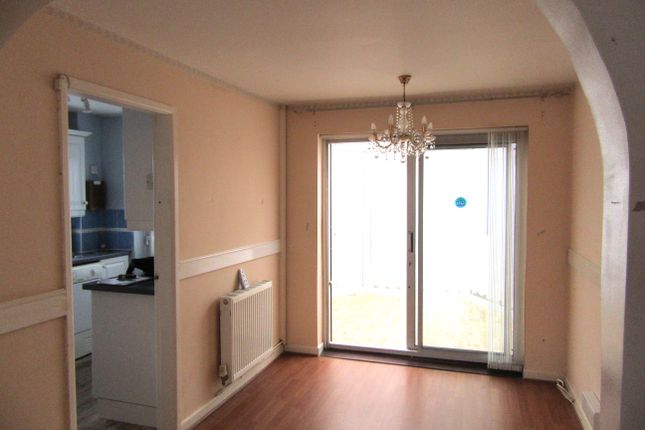 15, Redwood Road, Liverpool photo 4