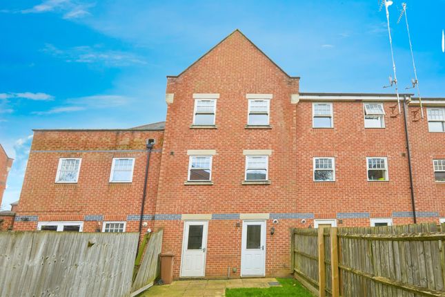 Thumbnail Town house for sale in Roman Road, Derby