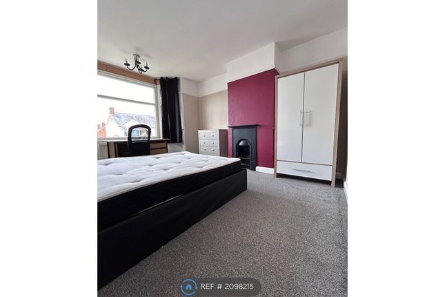 Thumbnail Room to rent in Wyken Avenue, Coventry