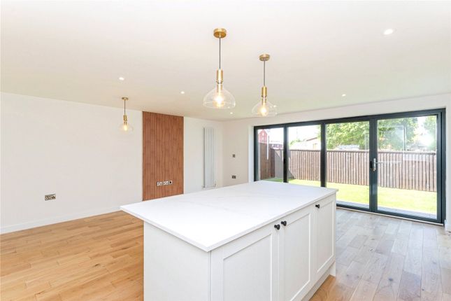 14, Skylark Gardens, Ellesmere Port photo 3