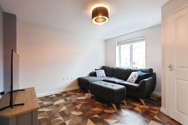 3, Flint Close, Southam photo 4