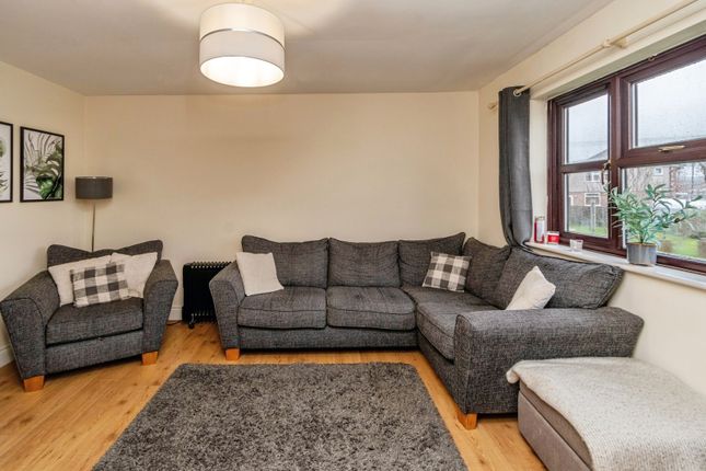 13, Woodford End, Cannock photo 4