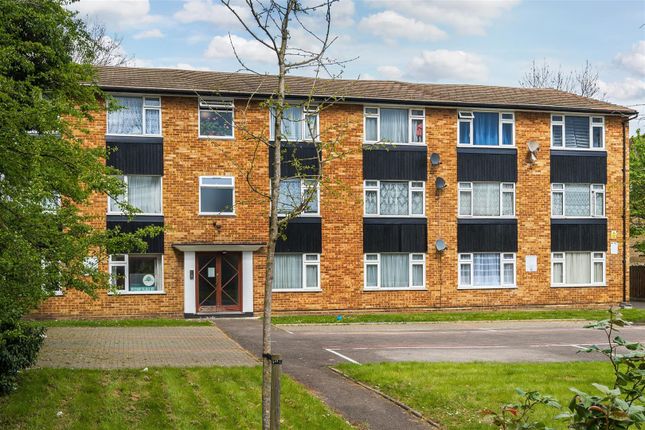 Thumbnail Flat for sale in Tregenna Court, Near To Ealing Road, Wembley.