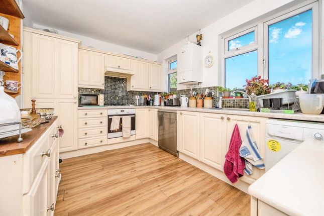 19, Lower Adeyfield Road, Hemel Hempstead photo 4