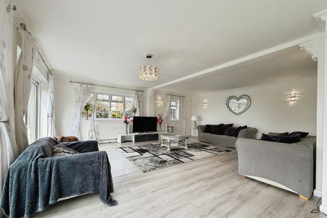 9, Cliff Road, Hythe photo 3