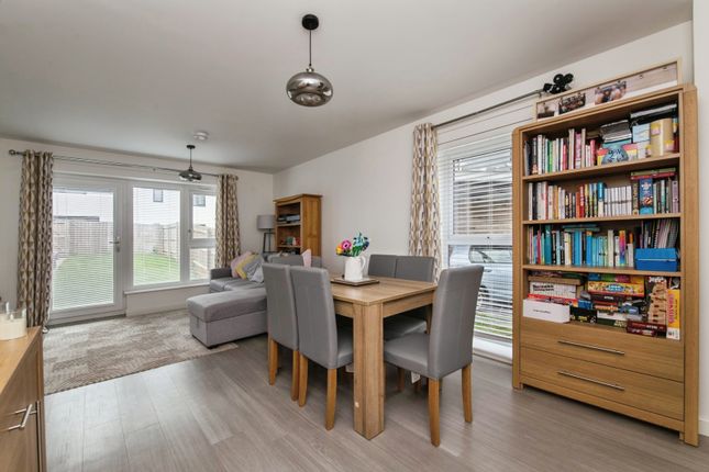 21, Alder Drive, Devon photo 4