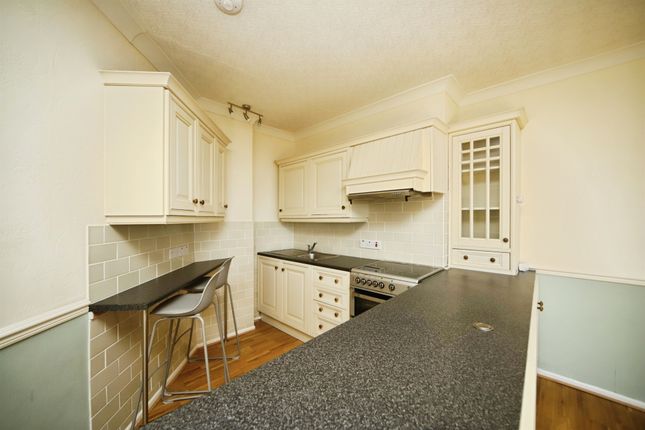 29b, Market Street, Crewkerne photo 4