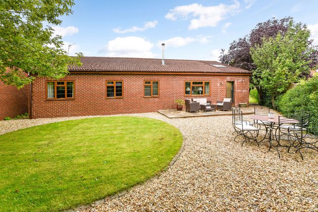 Bungalow for sale in Syers Close, Liss, Hampshire