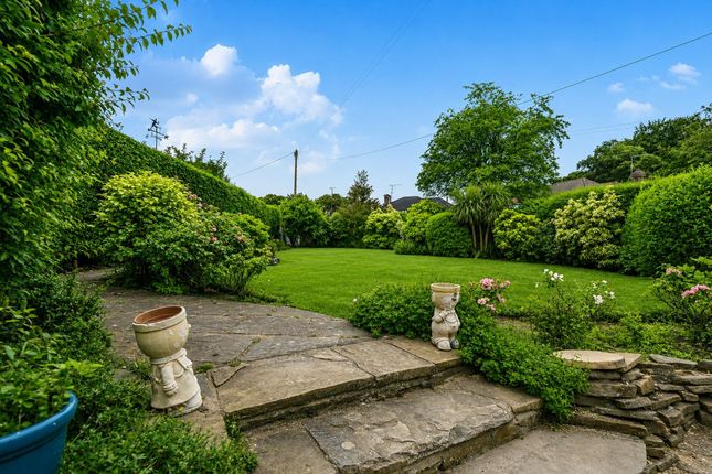 2 Low Wood Grove, Wirral photo 4