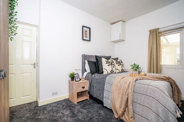 Room 2, 58 Broad Lane, Pontefract photo 4